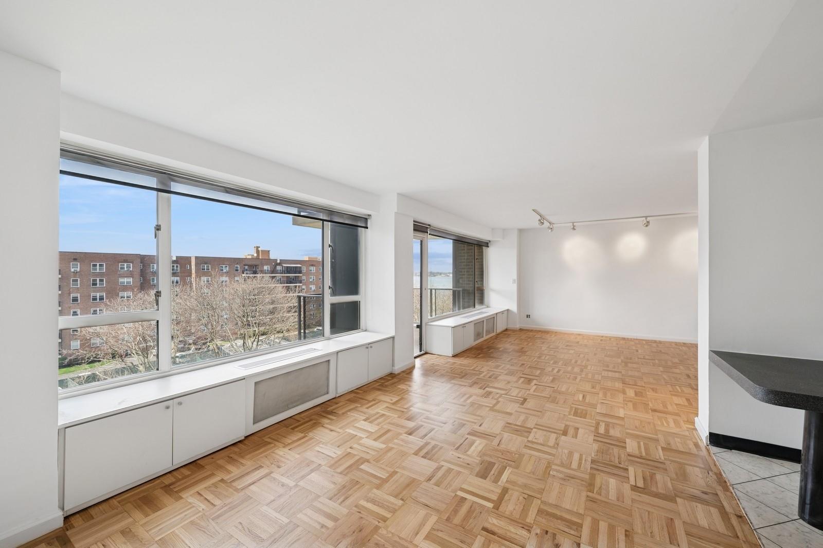 166-25 Powells Cove Boulevard # 7E, Beechhurst, NY 11357