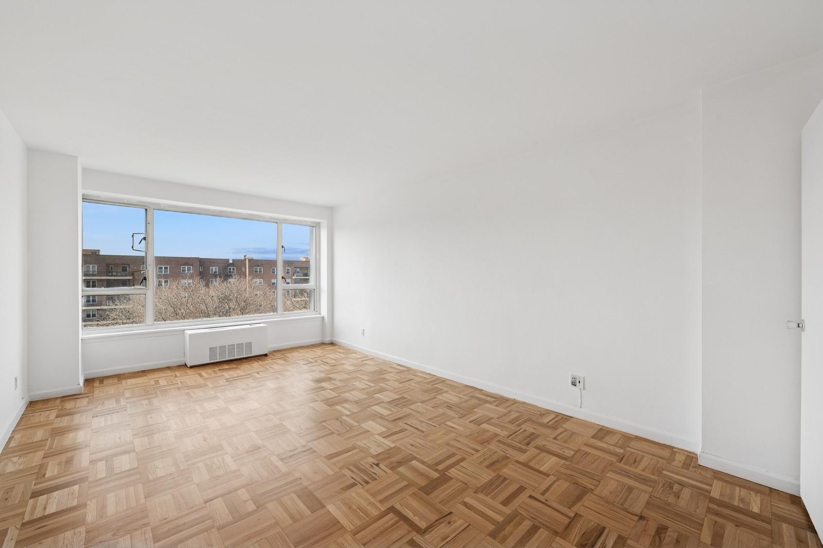 166-25 Powells Cove Boulevard # 7E, Beechhurst, NY 11357