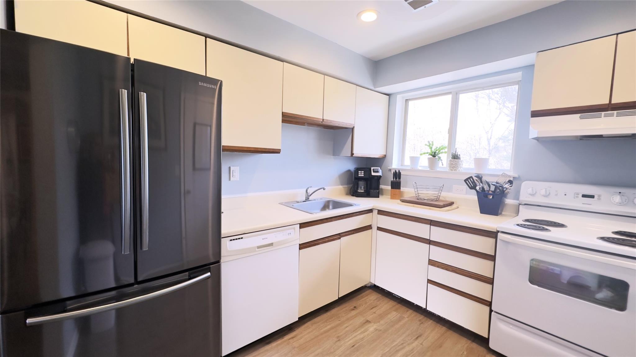 26 Cooper Road # 103, Poughkeepsie, NY 12603