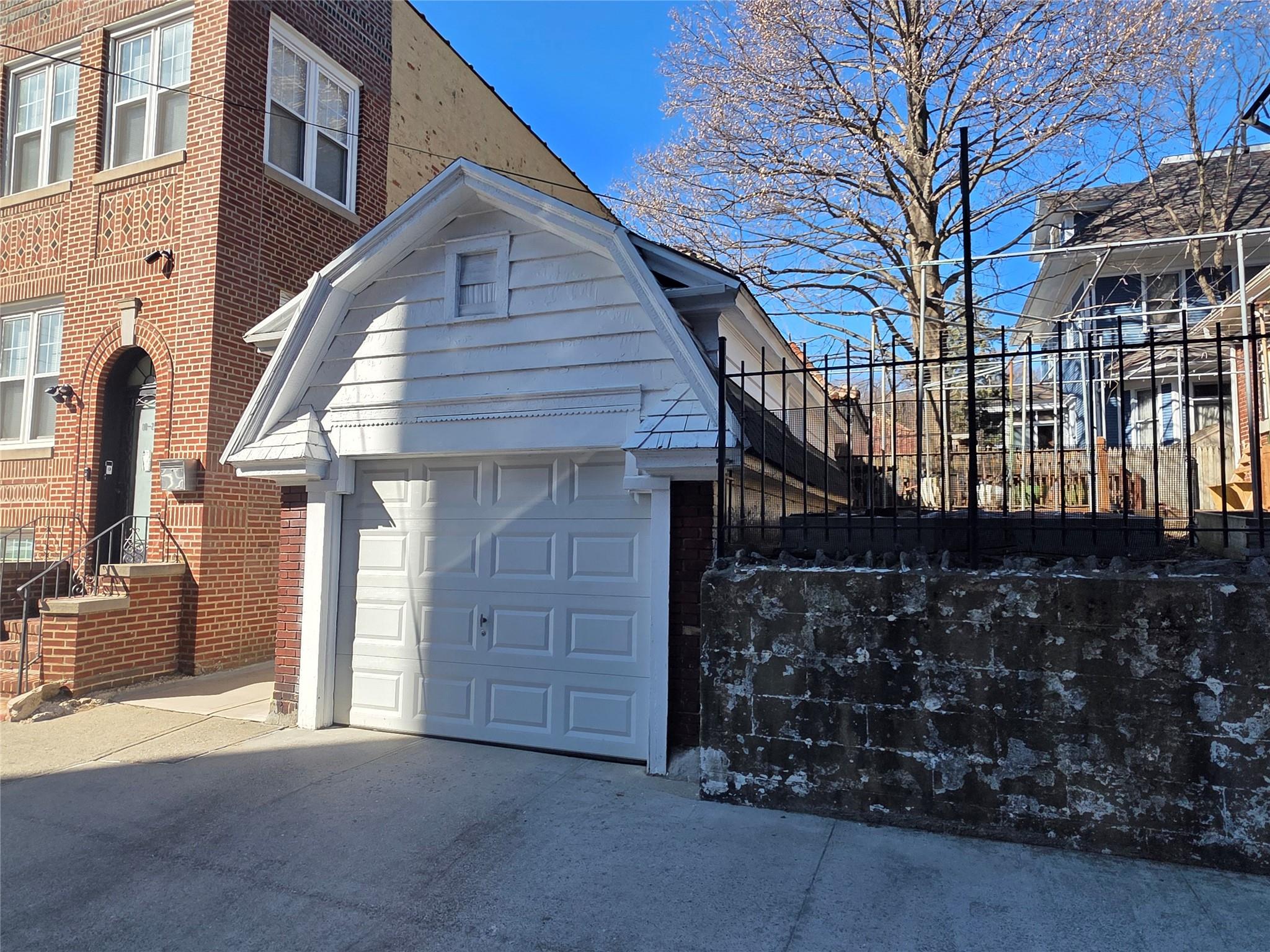 8540 Forest Parkway, Woodhaven, NY 11421