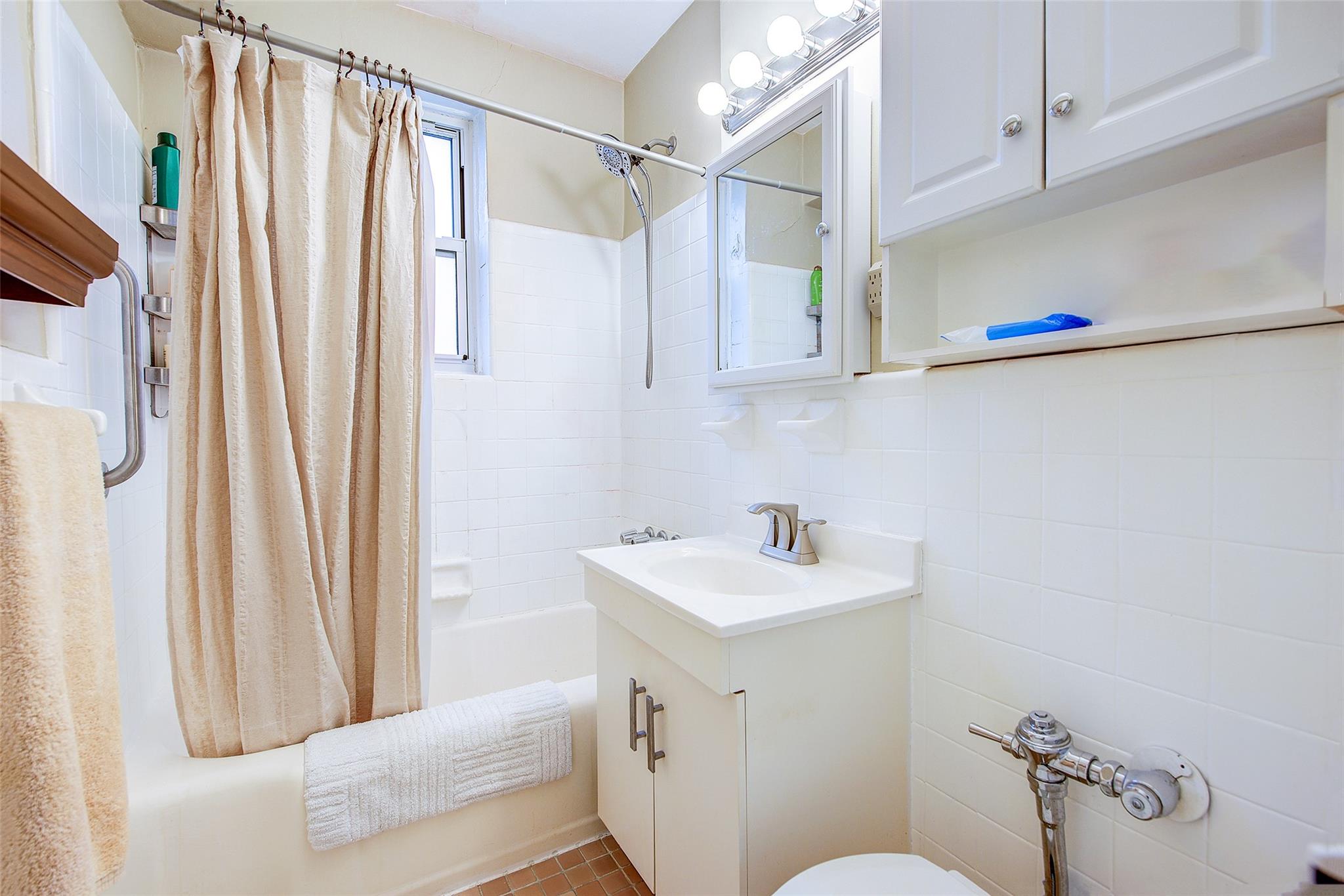 110-20 71st Avenue # 606, Forest Hills, NY 11375