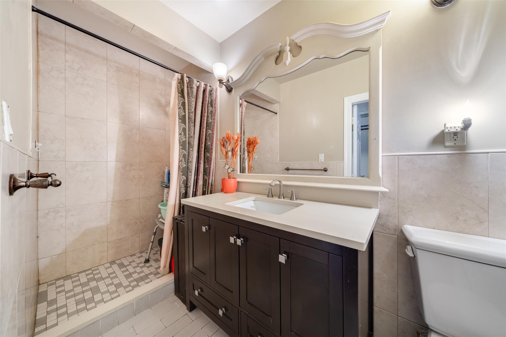 59-29 69th Avenue, Ridgewood, NY 11385