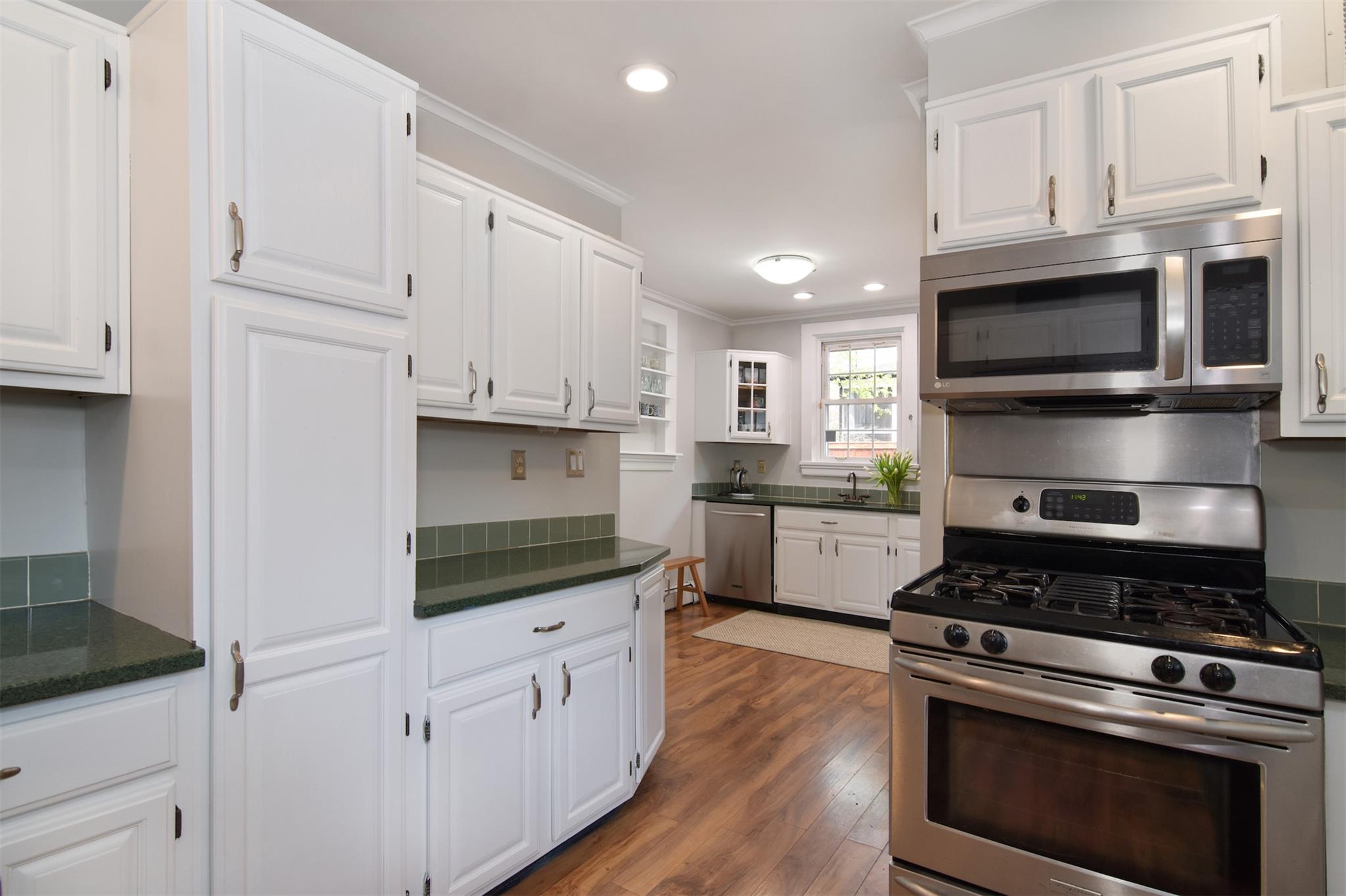 146 Pondfield Road W, Bronxville, NY 10708
