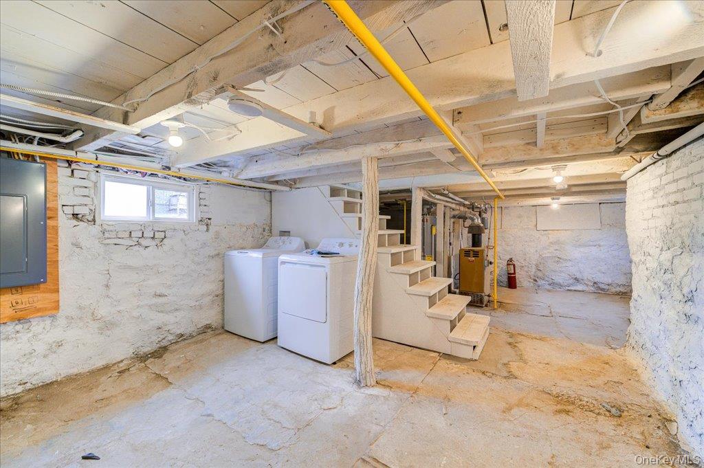 39 Washington Avenue, Beacon, NY 12508