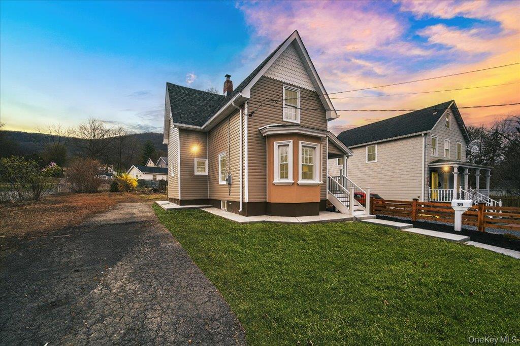 39 Washington Avenue, Beacon, NY 12508