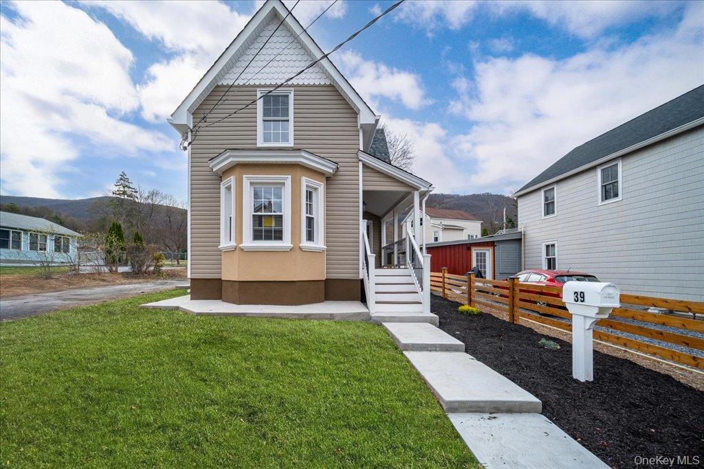 39 Washington Avenue, Beacon, NY 12508