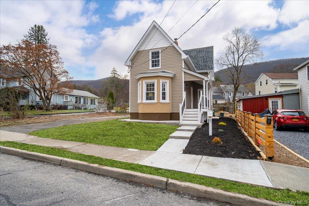 39 Washington Avenue, Beacon, NY 12508