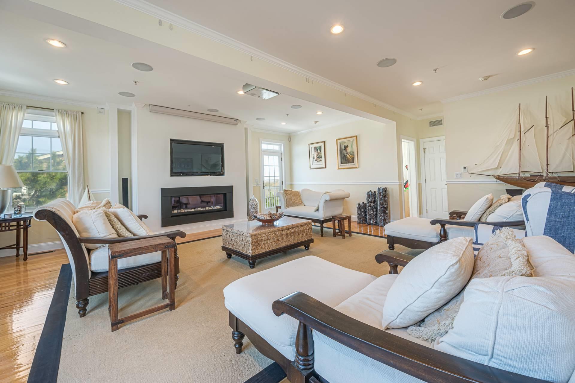 892 Dune Road, Westhampton Dunes, NY 11978