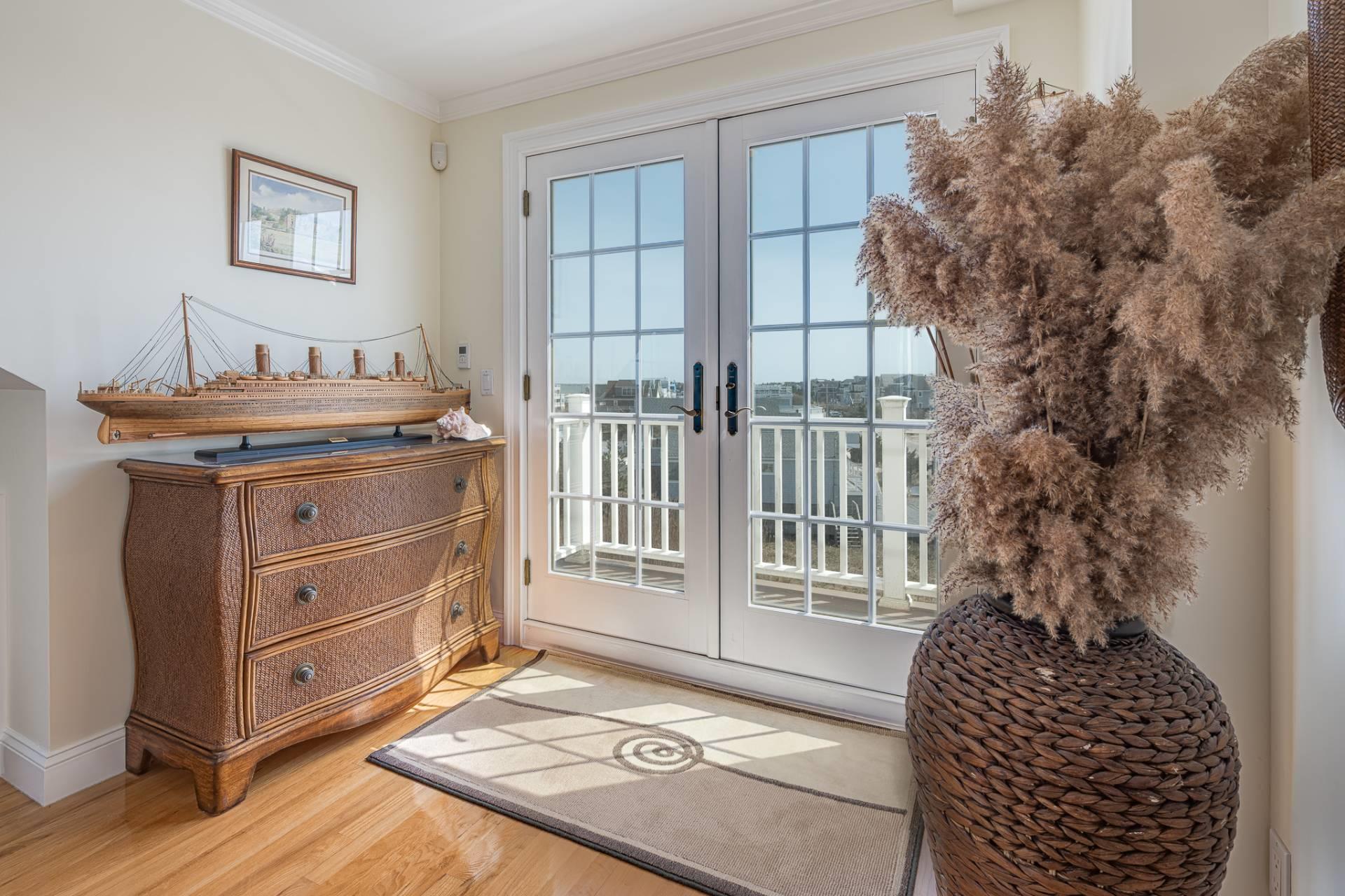 892 Dune Road, Westhampton Dunes, NY 11978