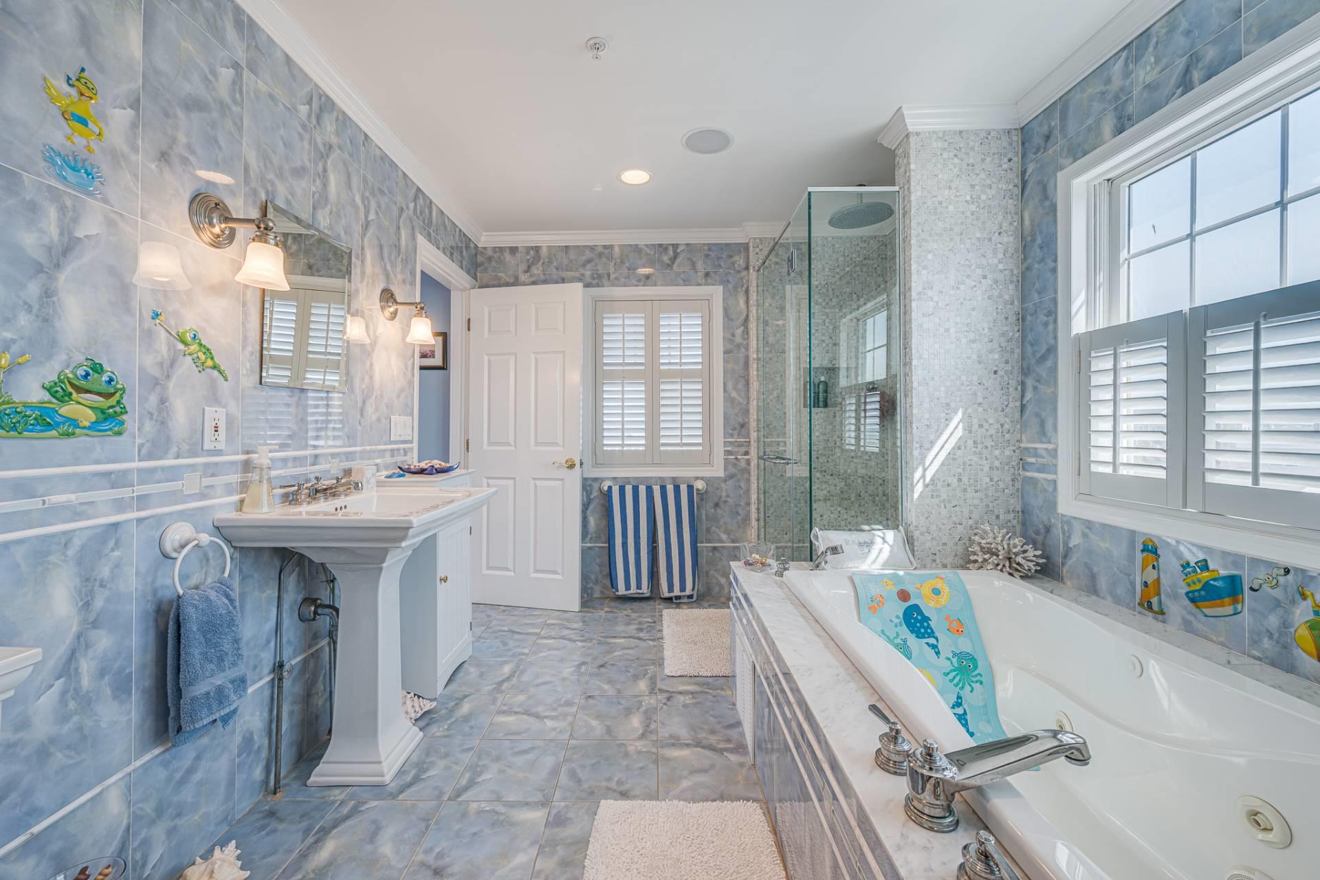 892 Dune Road, Westhampton Dunes, NY 11978