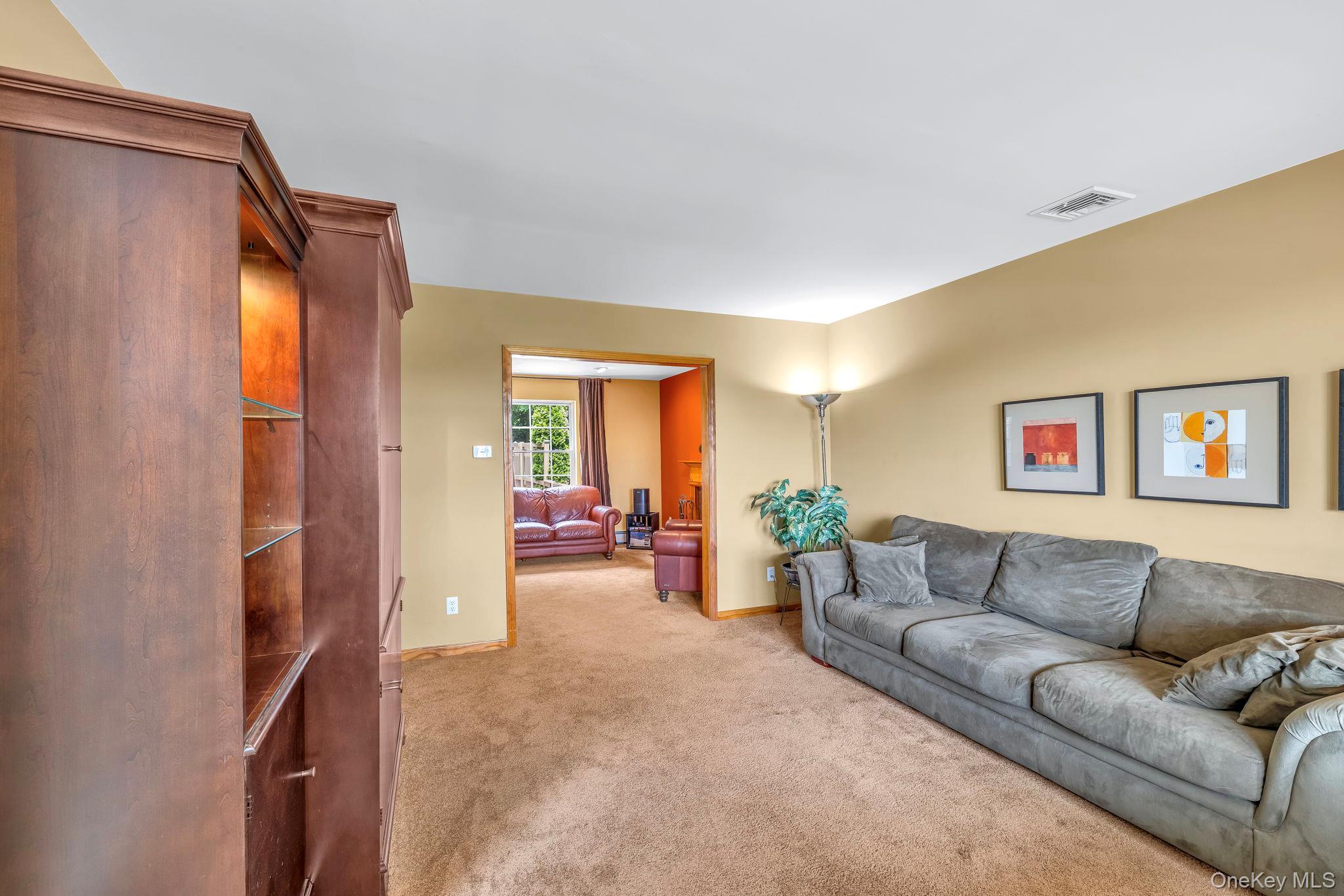 34 Melissa Lane, Washingtonville, NY 10992