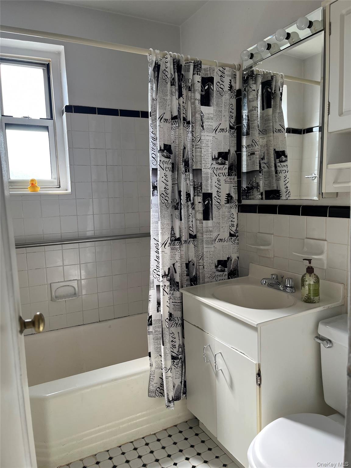 35-31 205 Street # 302, Bayside, NY 11360