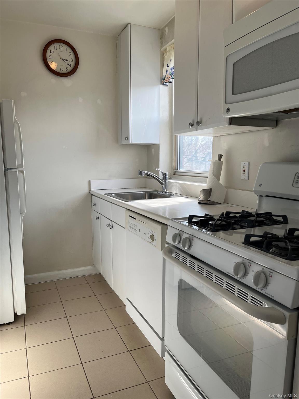 35-31 205 Street # 302, Bayside, NY 11360