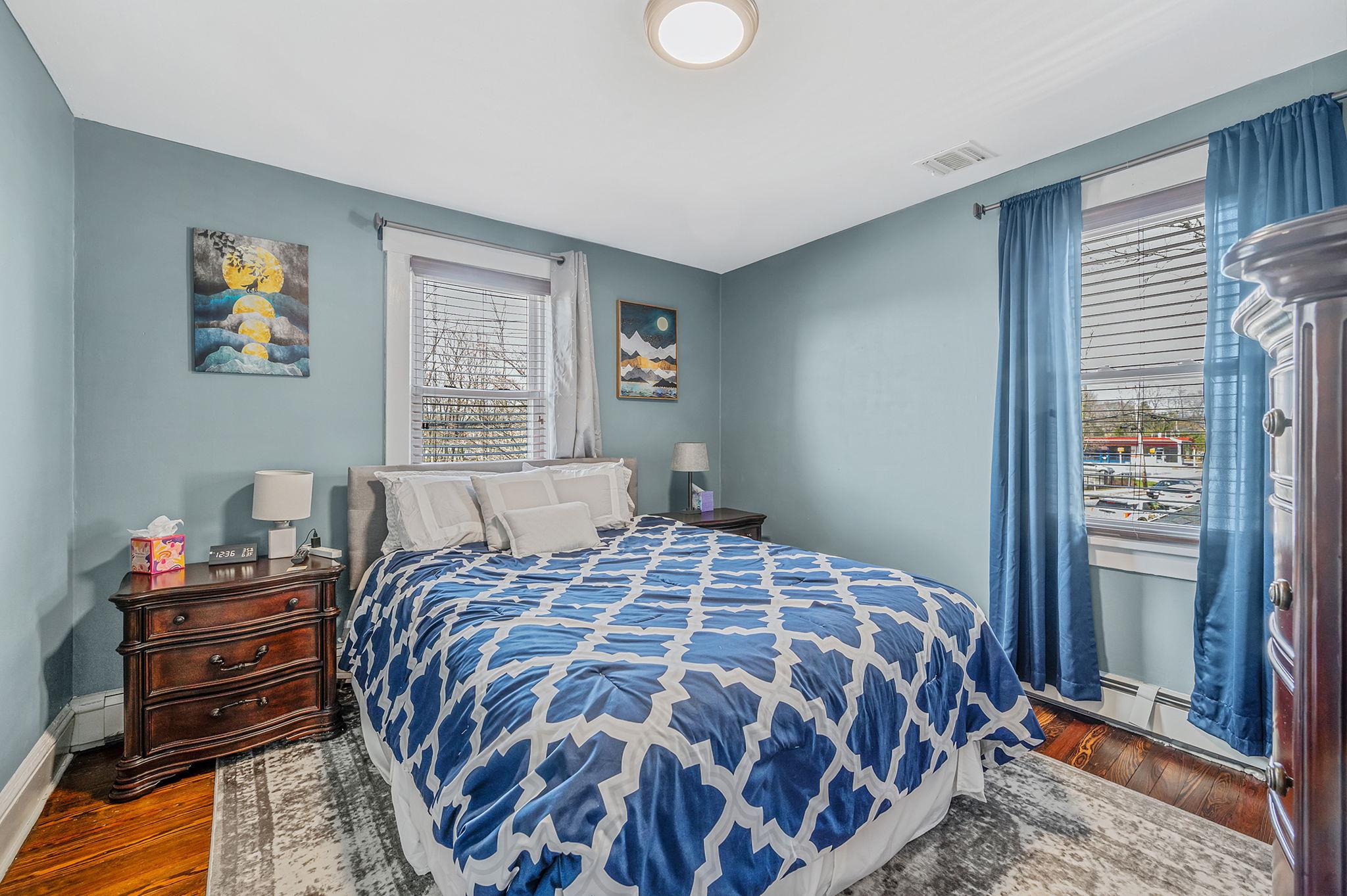 122 Broadway, Greenlawn, NY 11740
