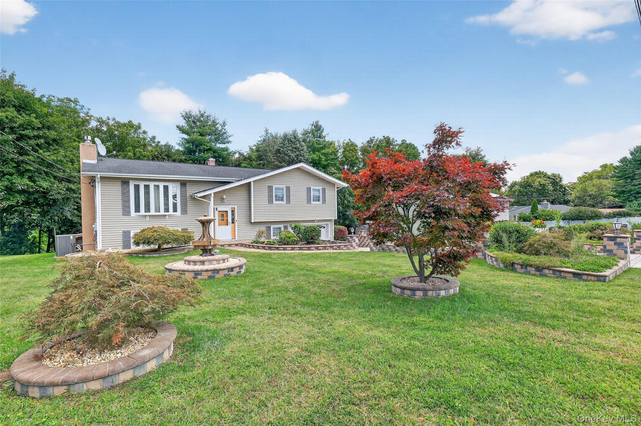 6 North Drive, Poughkeepsie, NY 12603