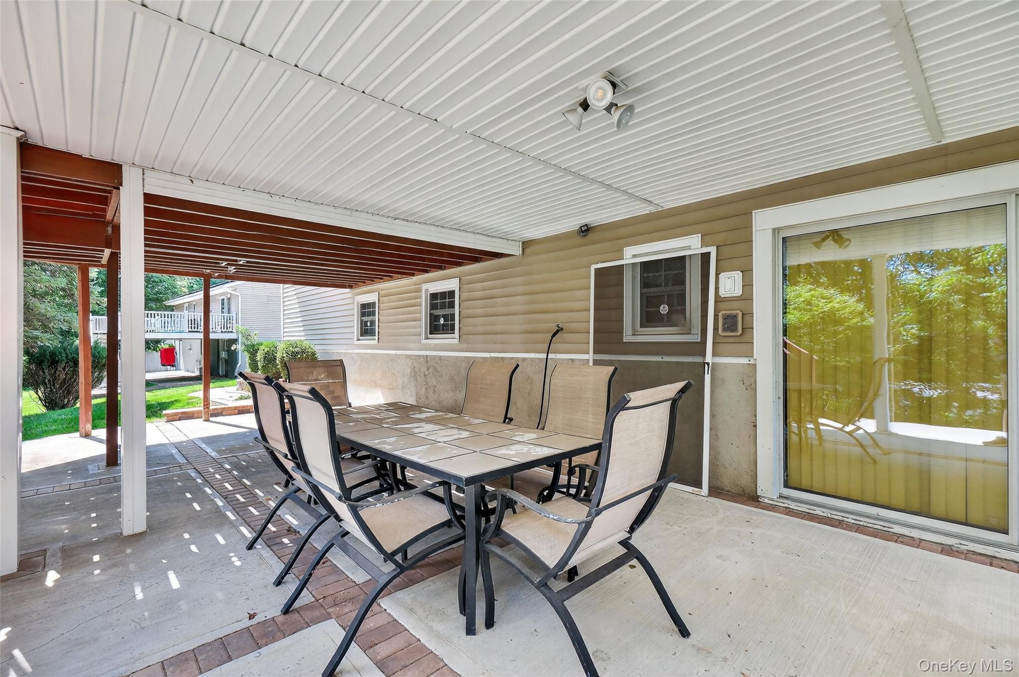 6 North Drive, Poughkeepsie, NY 12603