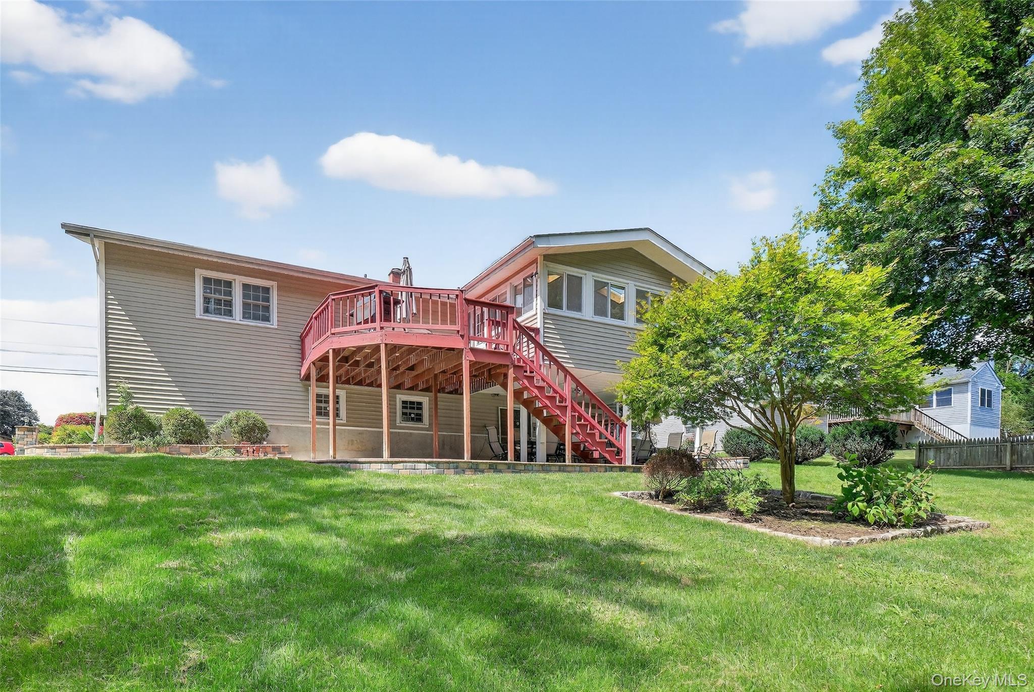 6 North Drive, Poughkeepsie, NY 12603