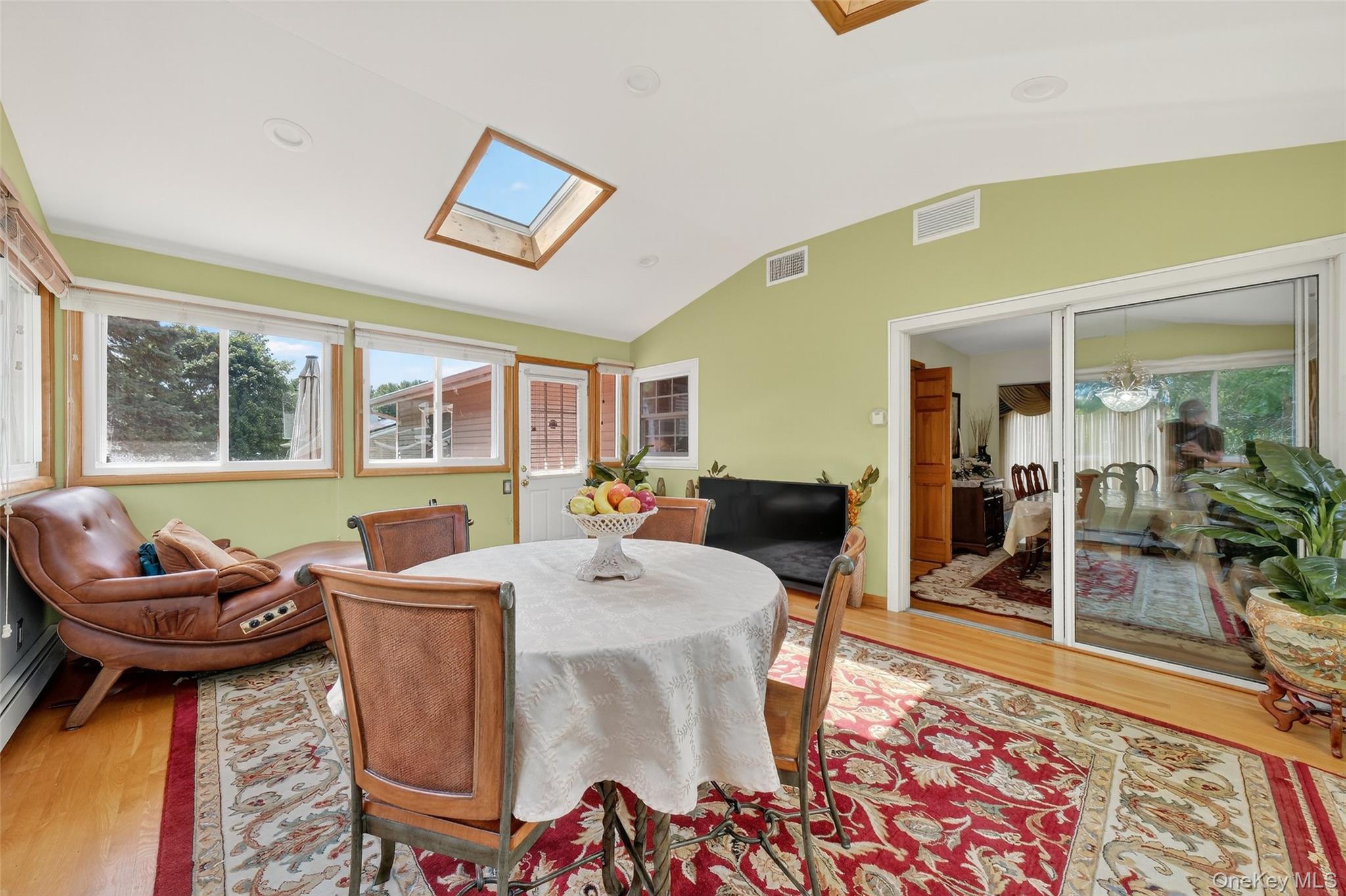 6 North Drive, Poughkeepsie, NY 12603