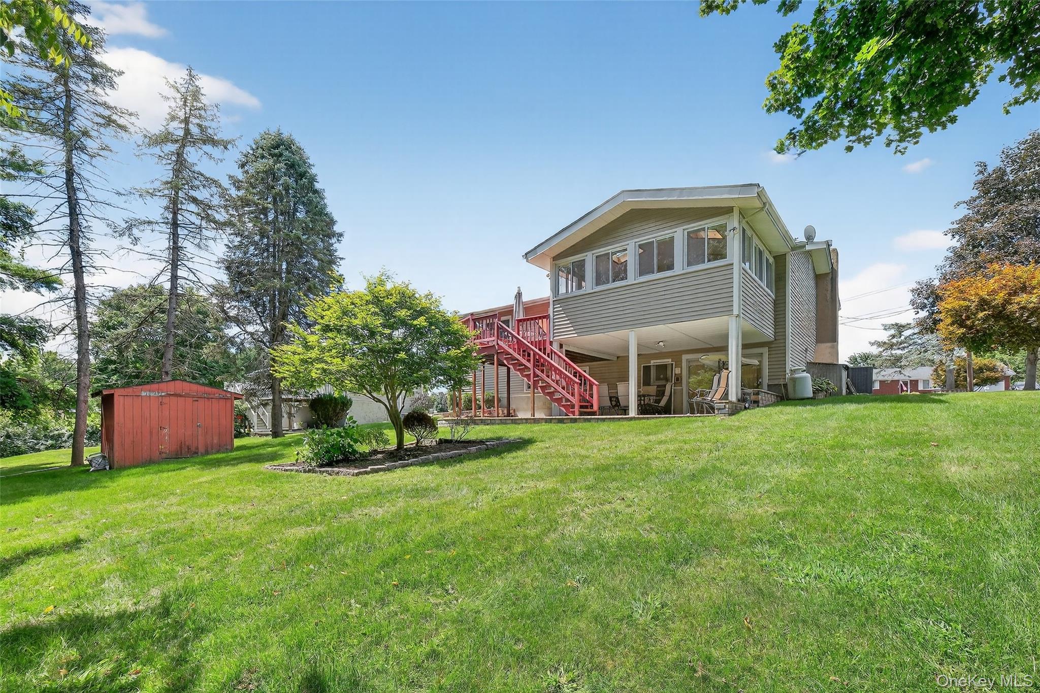 6 North Drive, Poughkeepsie, NY 12603