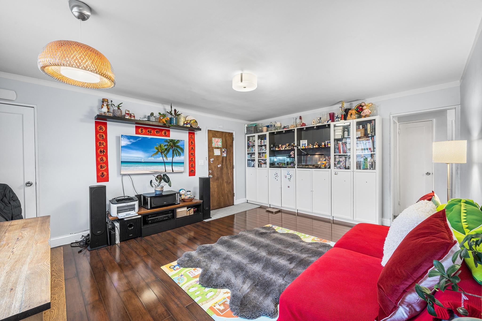 57-45 Marathon Parkway # Uppr, Little Neck, NY 11362