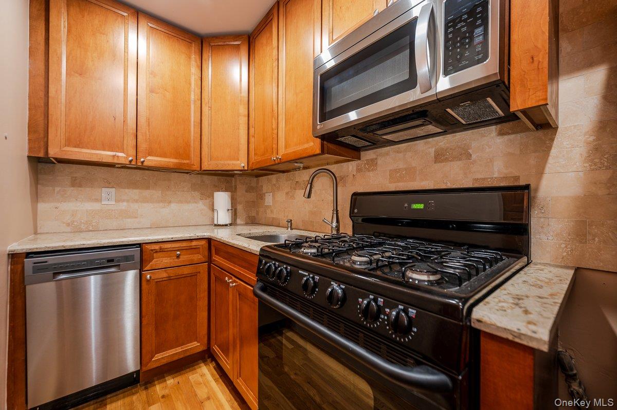 370 W Broadway # 4J, Long Beach, NY 11561