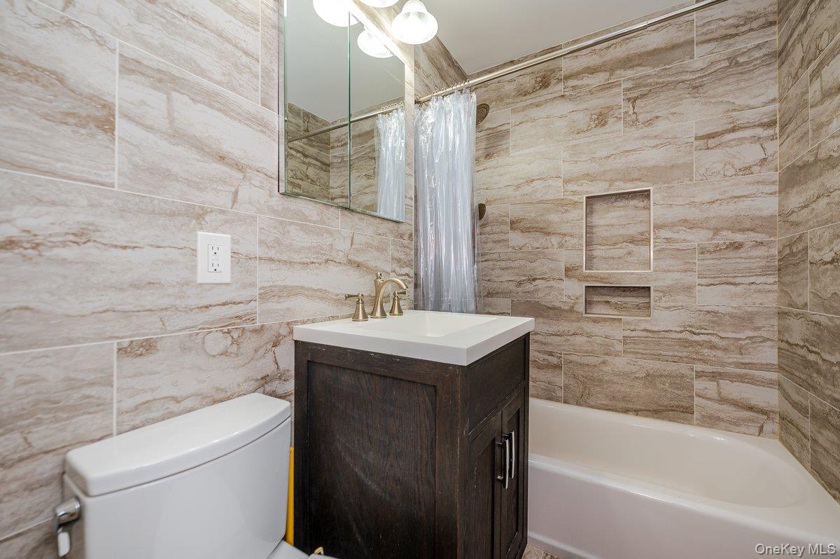 370 W Broadway # 4J, Long Beach, NY 11561