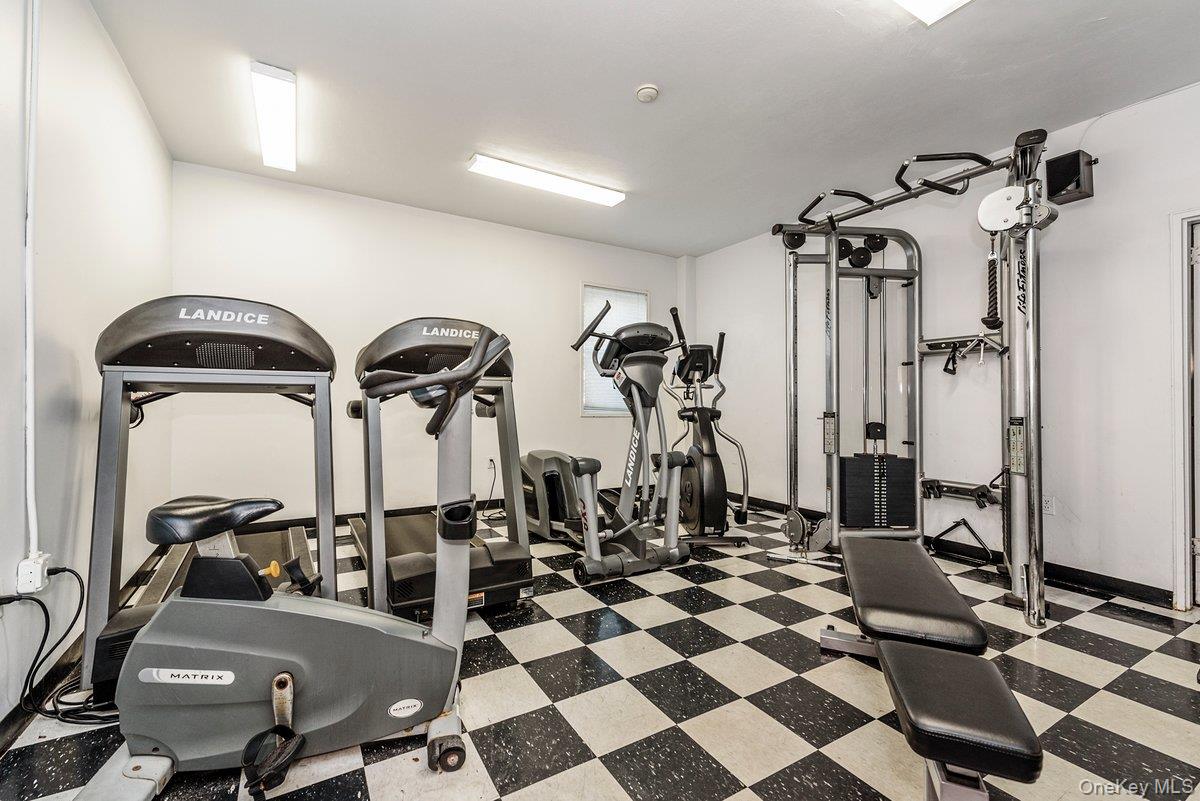 370 W Broadway # 4J, Long Beach, NY 11561