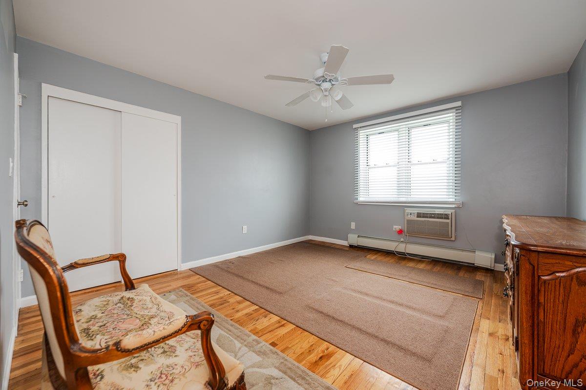 370 W Broadway # 4J, Long Beach, NY 11561