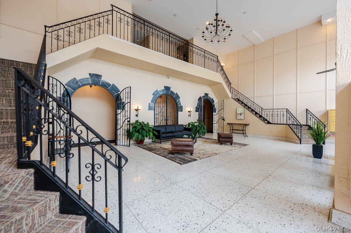 370 W Broadway # 4J, Long Beach, NY 11561