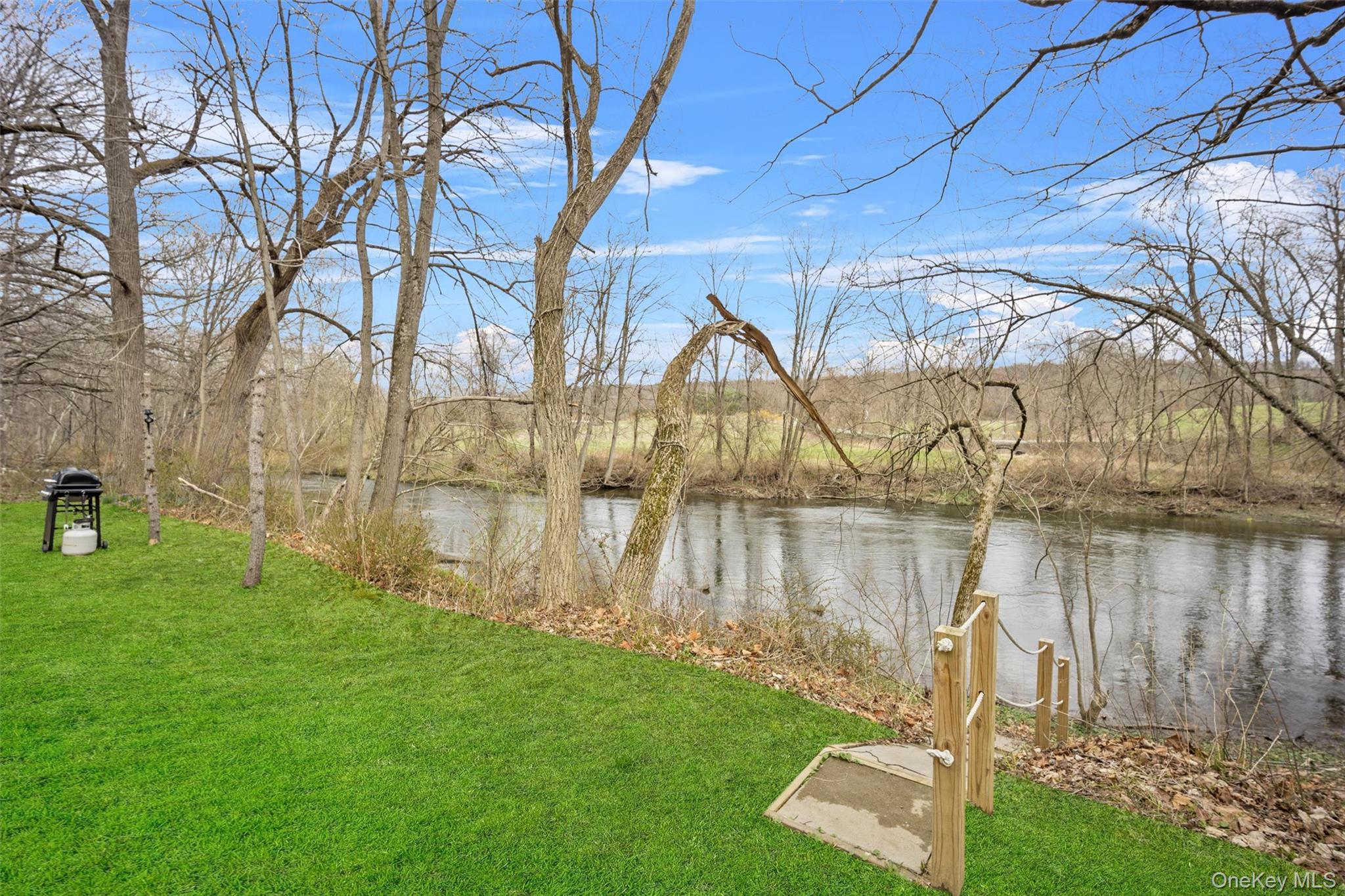 16 Titus Road, Poughkeepsie, NY 12603