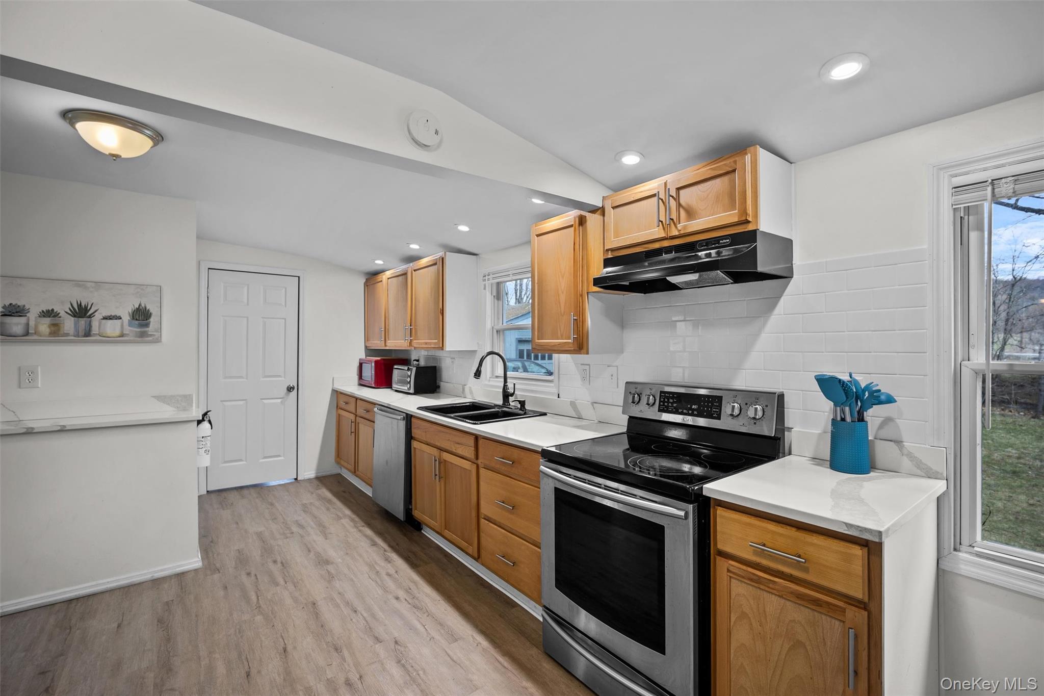 16 Titus Road, Poughkeepsie, NY 12603