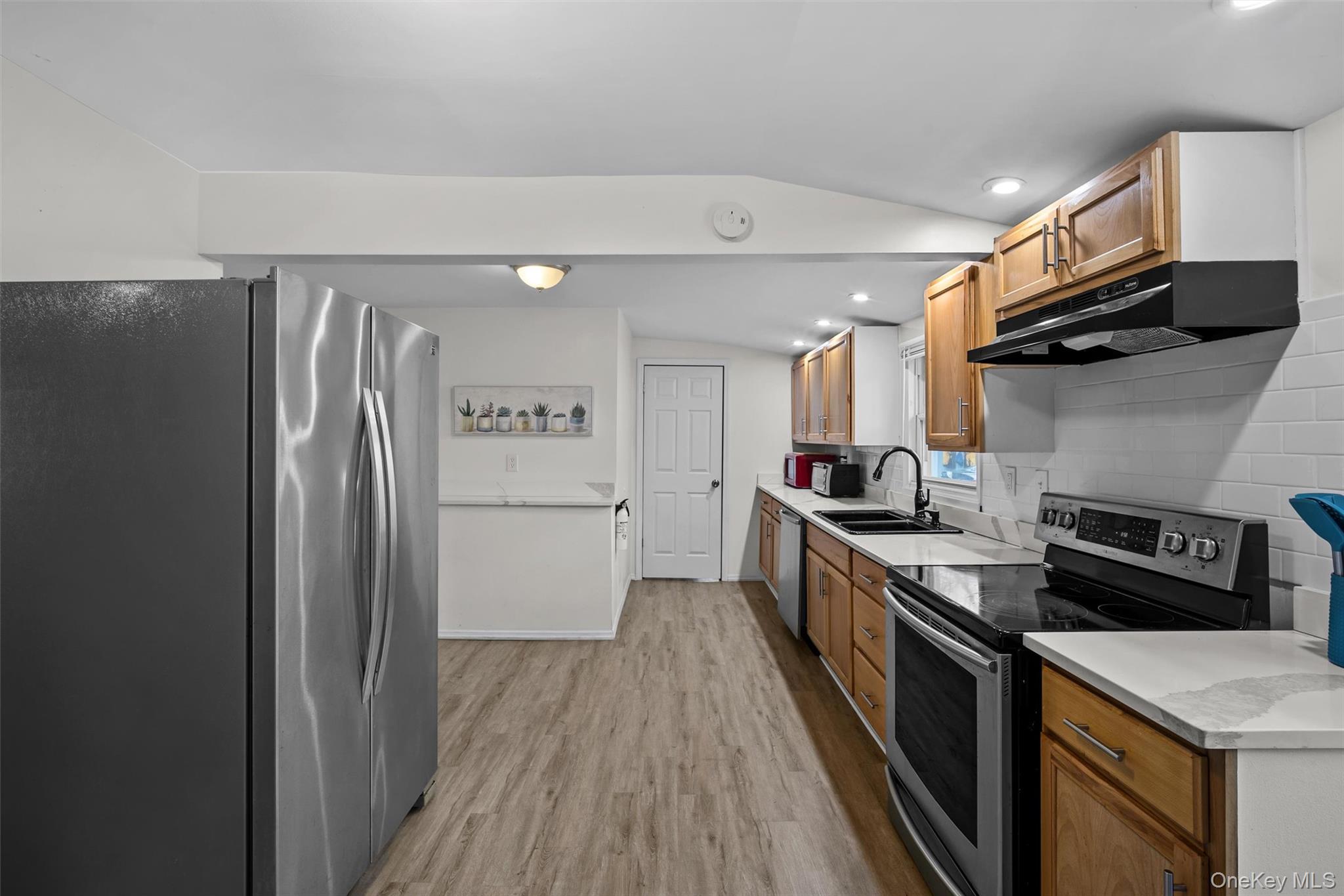 16 Titus Road, Poughkeepsie, NY 12603