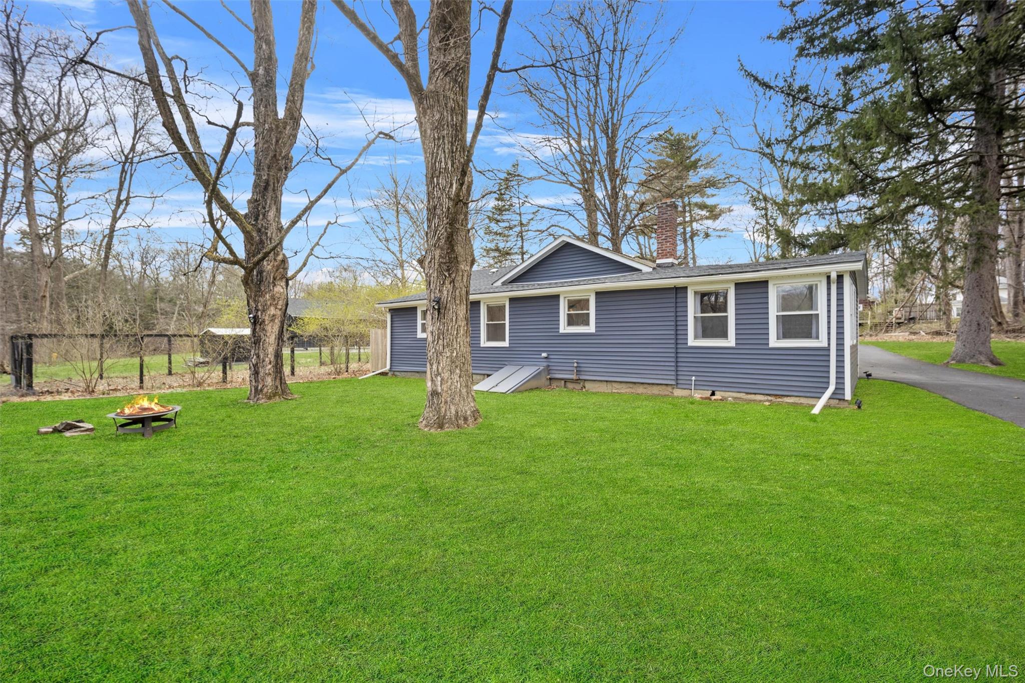 16 Titus Road, Poughkeepsie, NY 12603