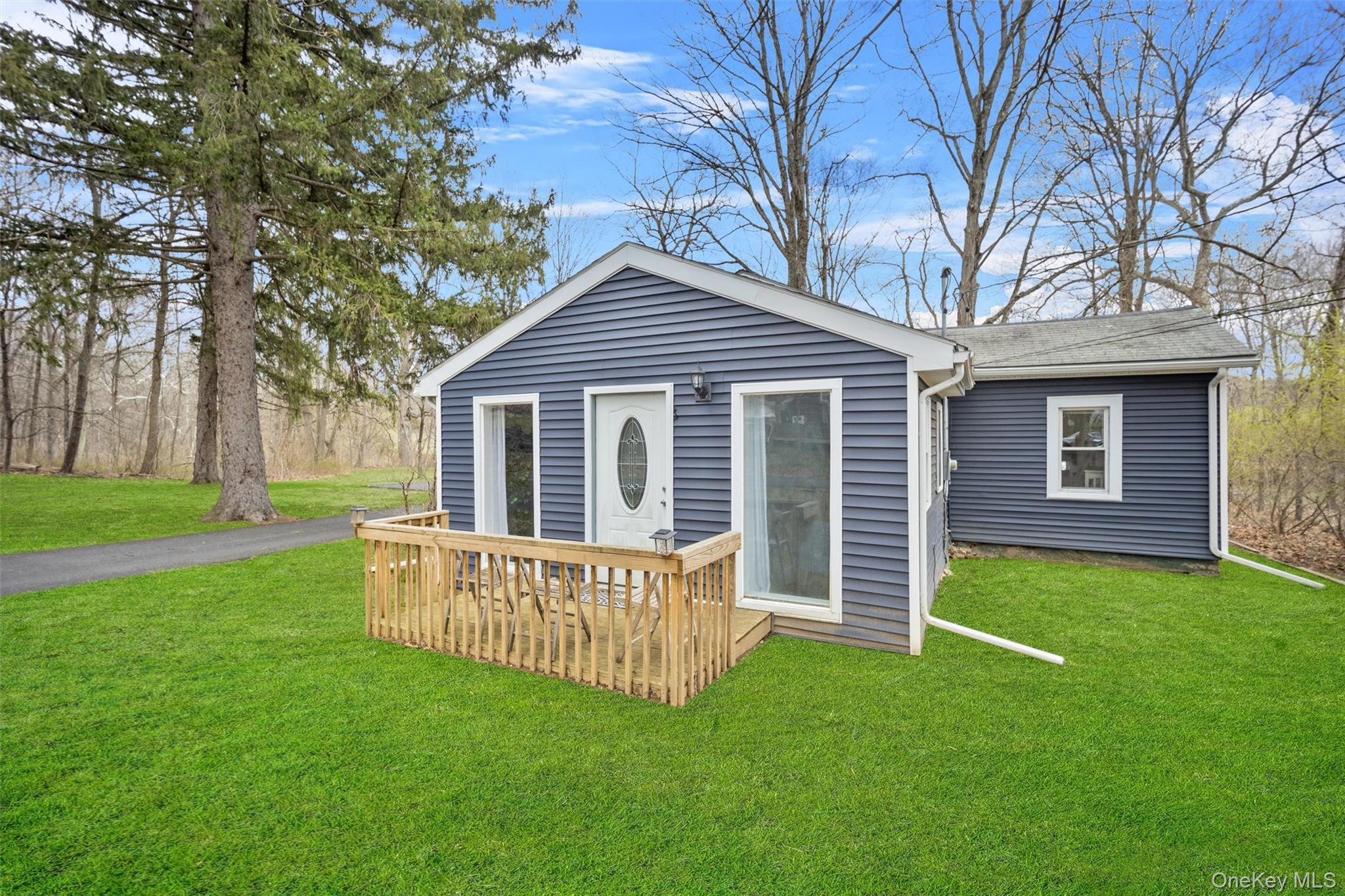 16 Titus Road, Poughkeepsie, NY 12603