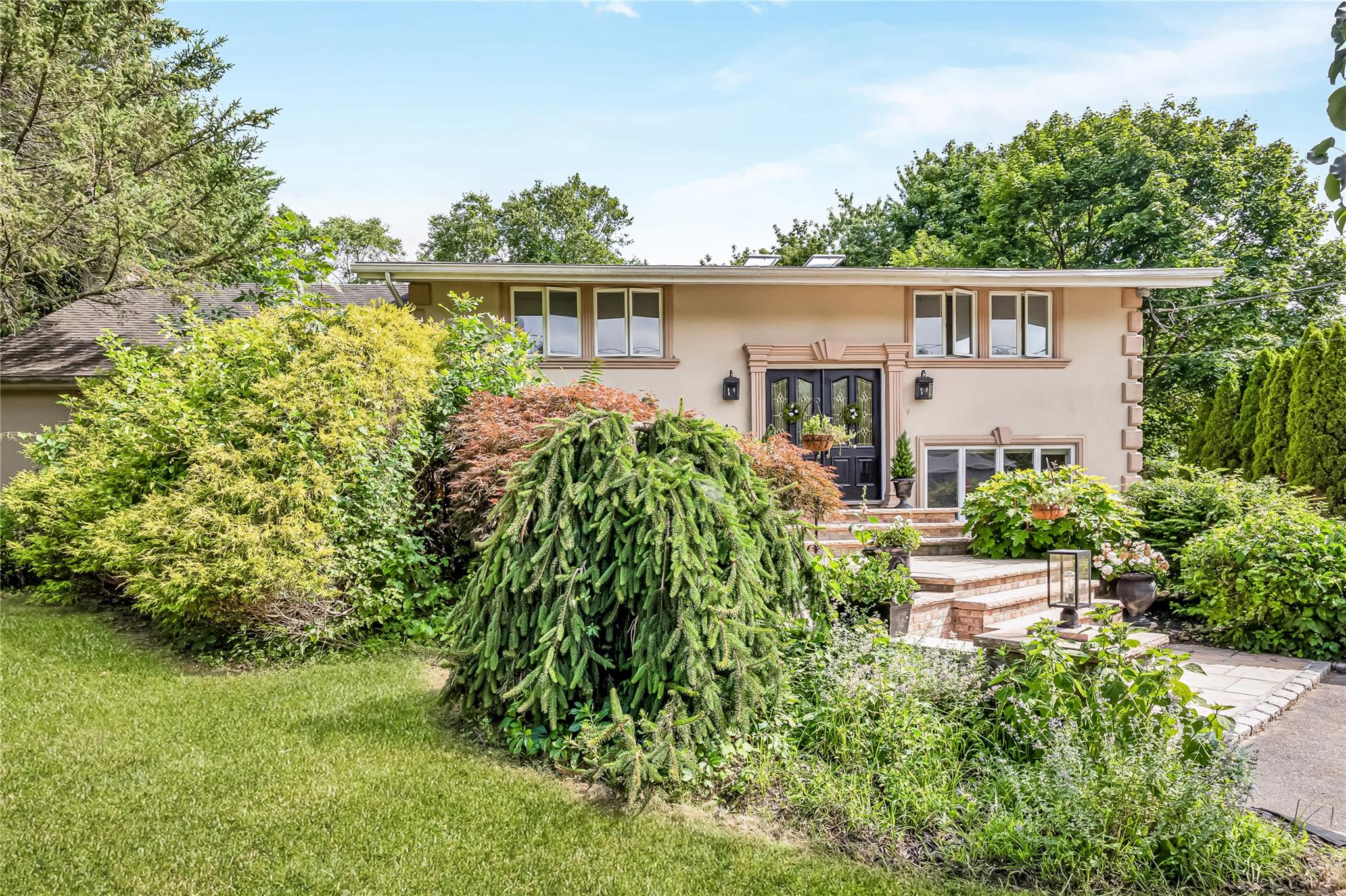 9 Hare Lane, East Setauket, NY 11733