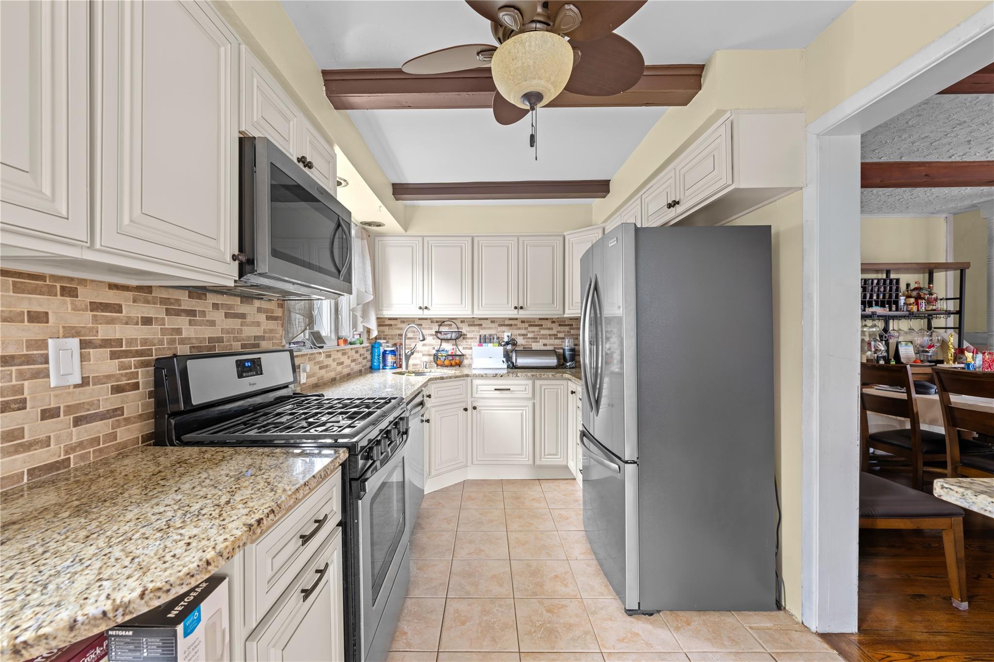 20 8, Staten Island, NY 10306