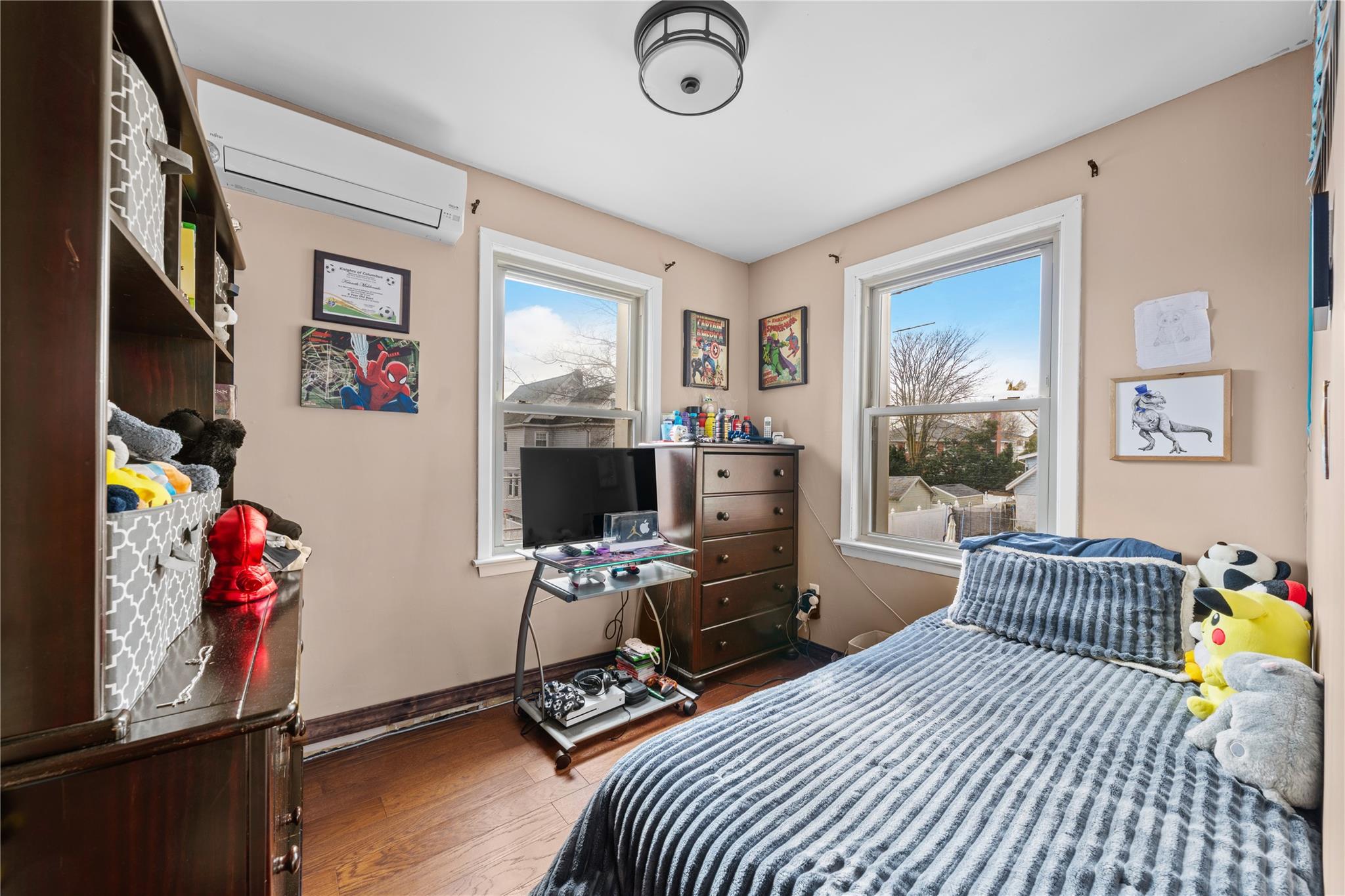 20 8, Staten Island, NY 10306
