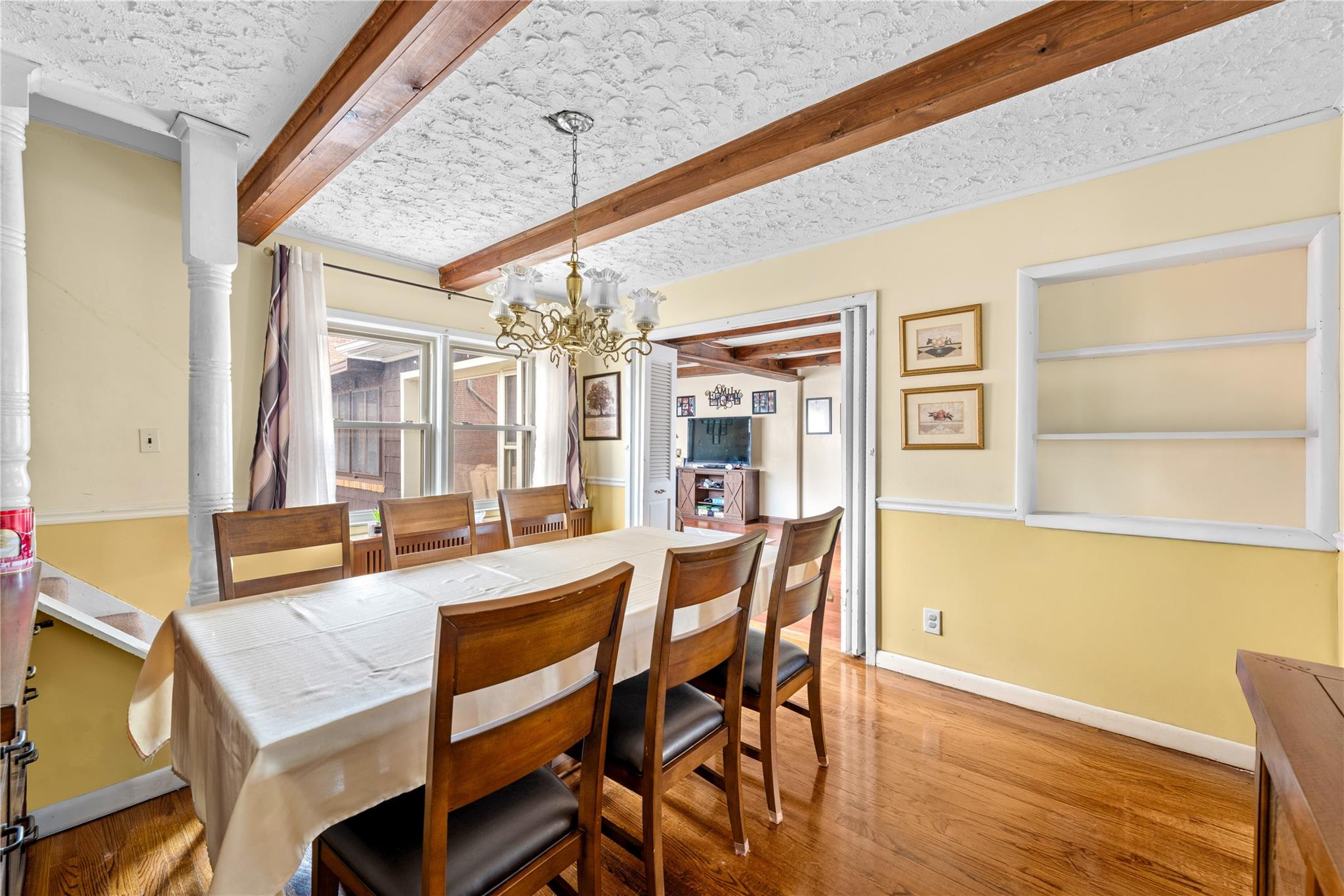 20 8, Staten Island, NY 10306