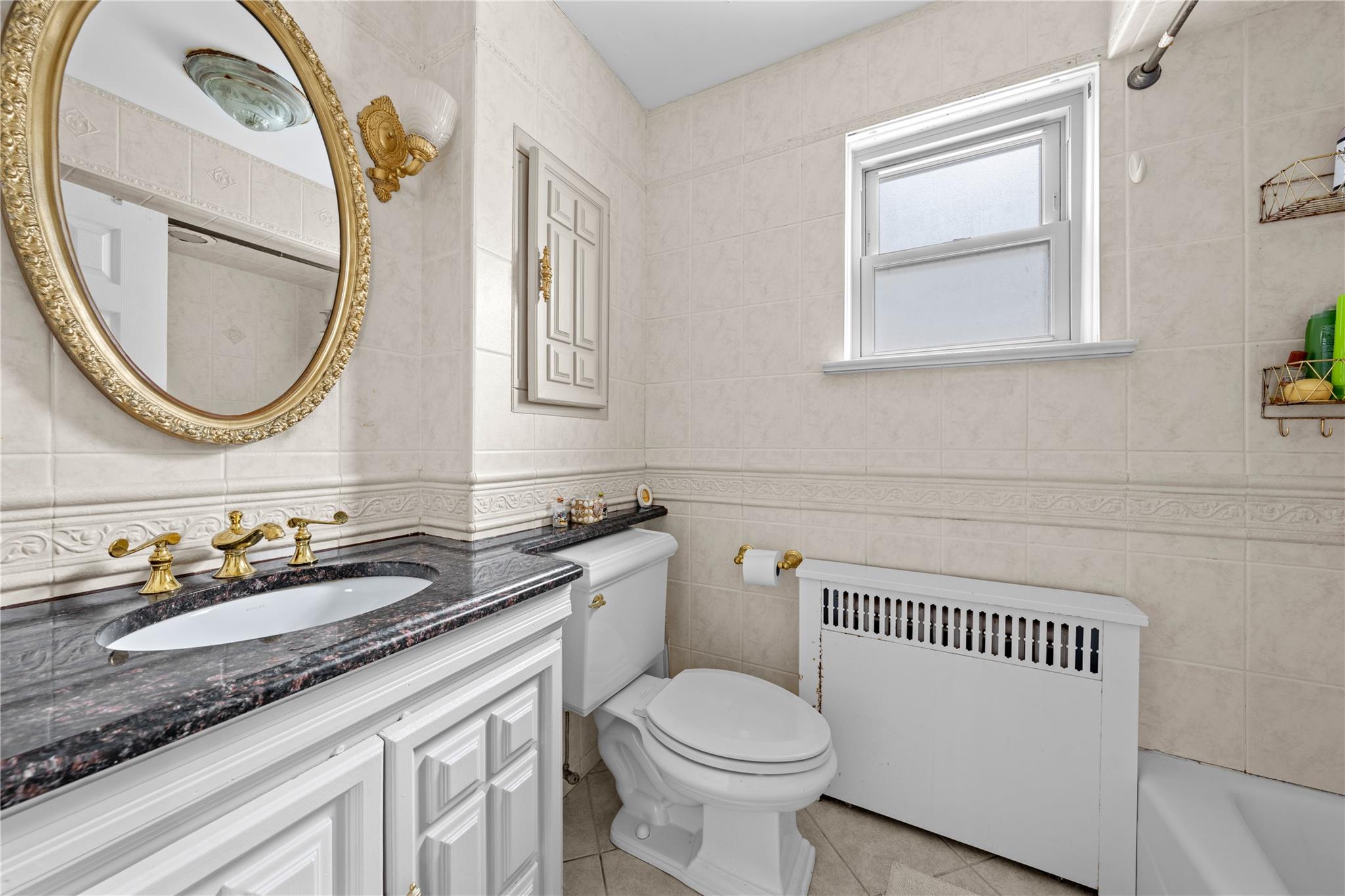 20 8, Staten Island, NY 10306
