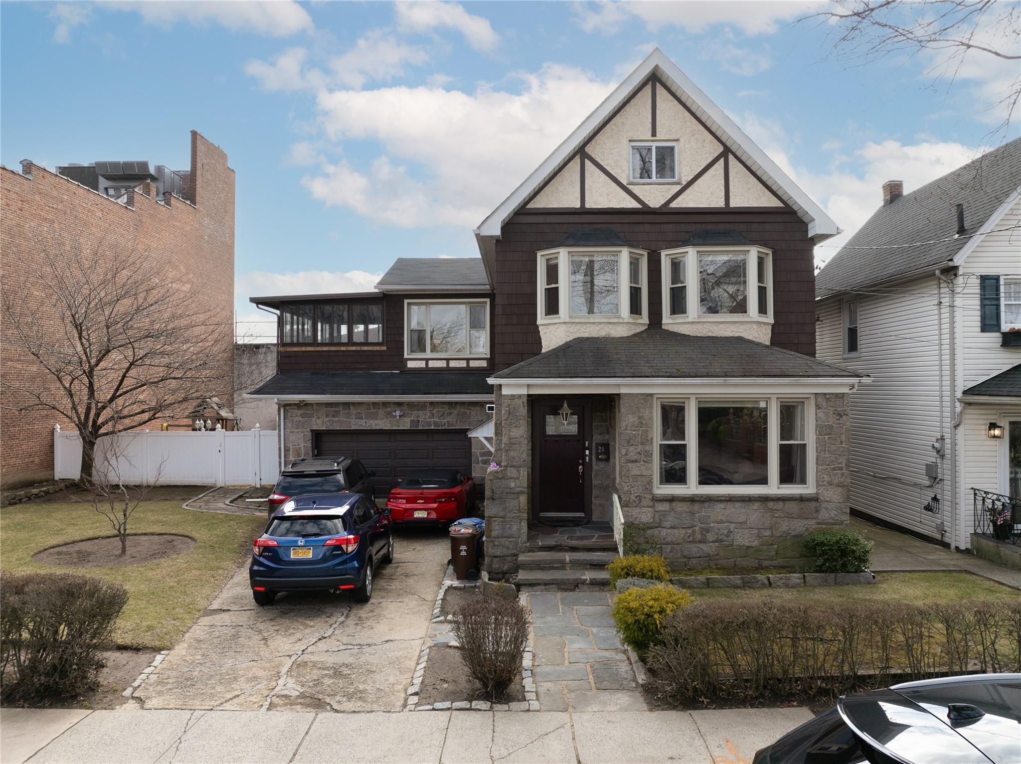 20 8, Staten Island, NY 10306