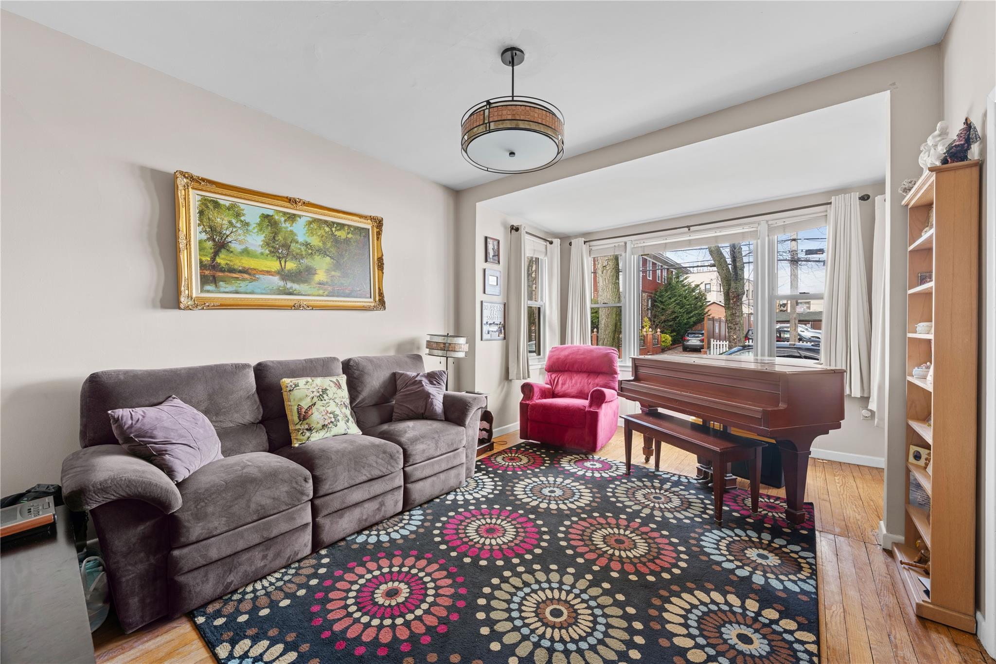 20 8, Staten Island, NY 10306