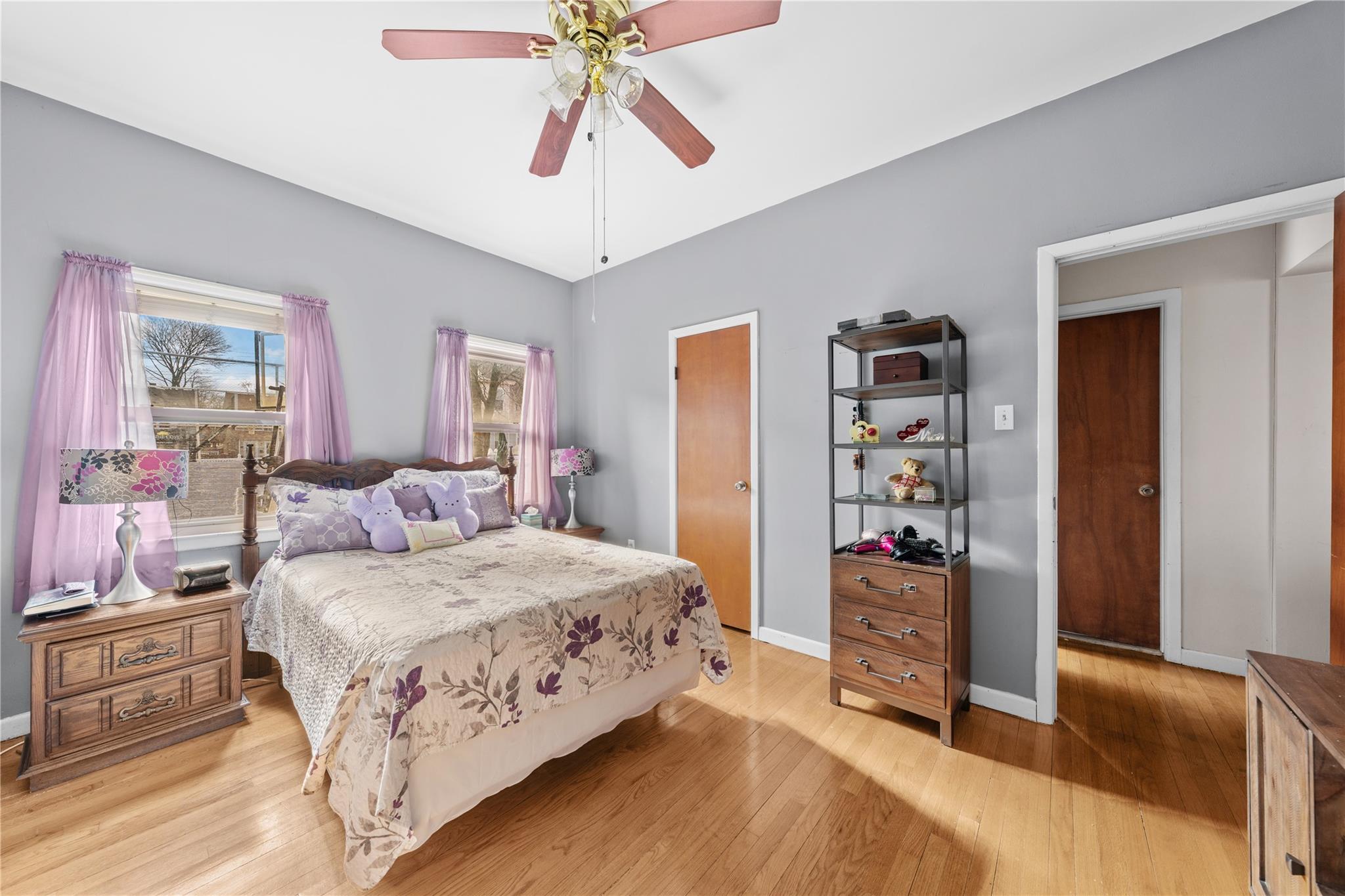 20 8, Staten Island, NY 10306