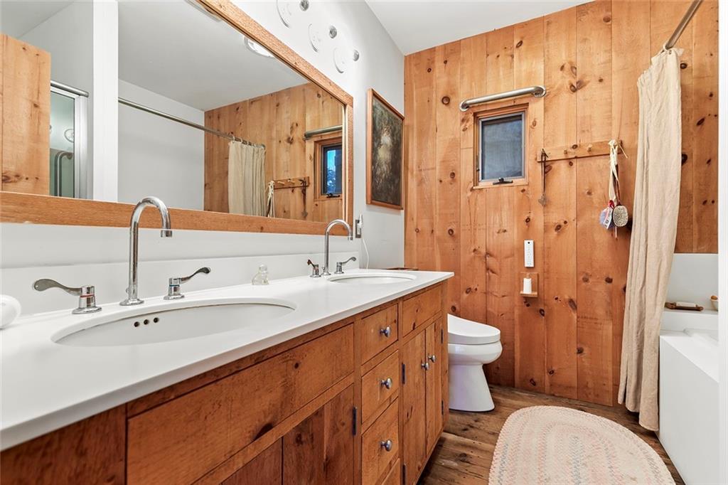 1635 Isabella Beach Road, Fishers Island, NY 06390