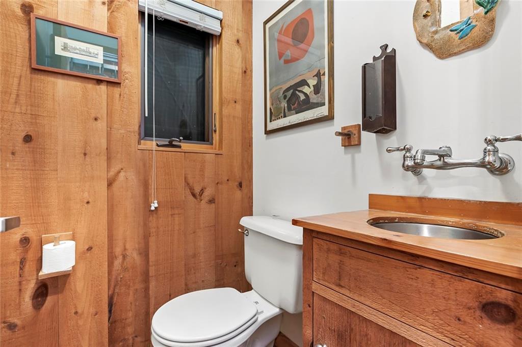 1635 Isabella Beach Road, Fishers Island, NY 06390