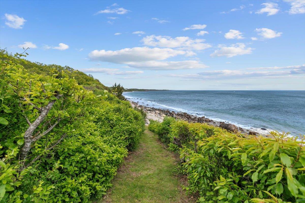 1635 Isabella Beach Road, Fishers Island, NY 06390