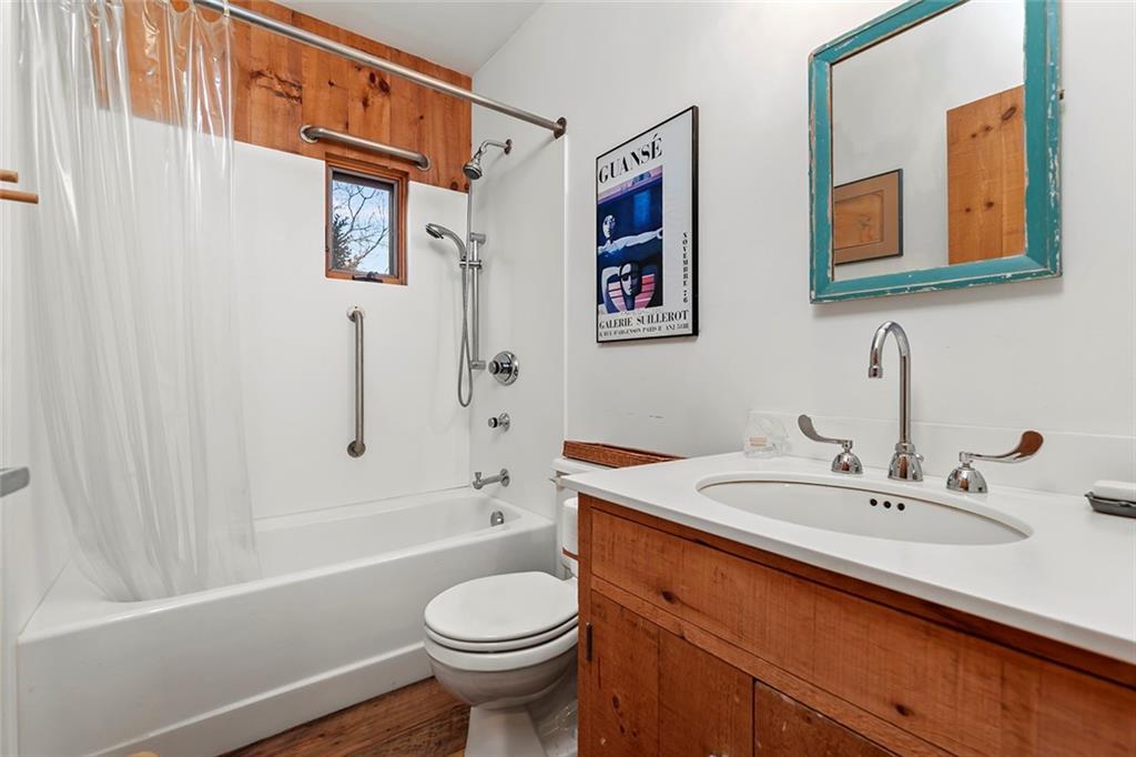 1635 Isabella Beach Road, Fishers Island, NY 06390