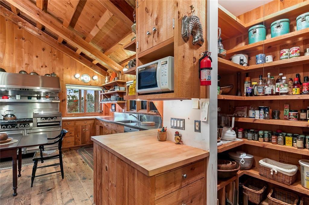 1635 Isabella Beach Road, Fishers Island, NY 06390