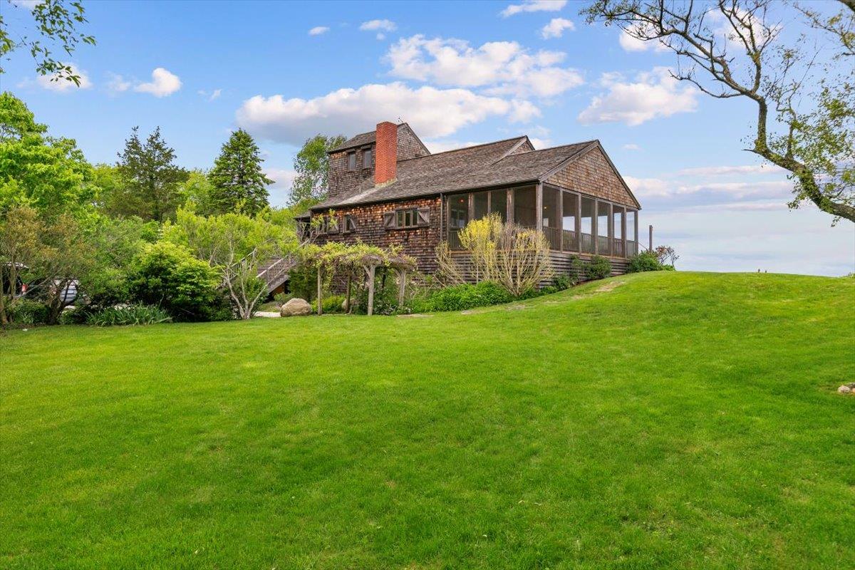 1635 Isabella Beach Road, Fishers Island, NY 06390