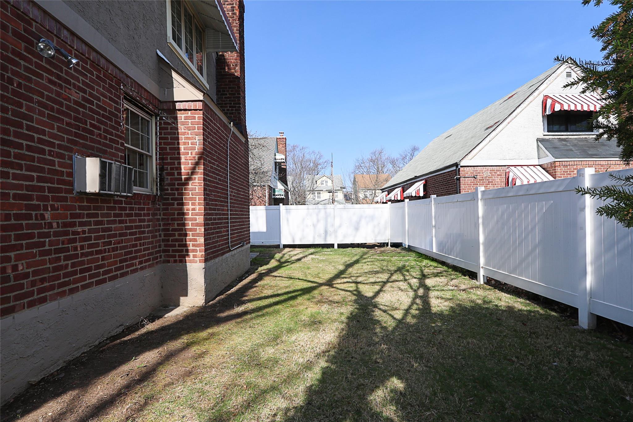 11259 Mayville Street, Saint Albans, NY 11412