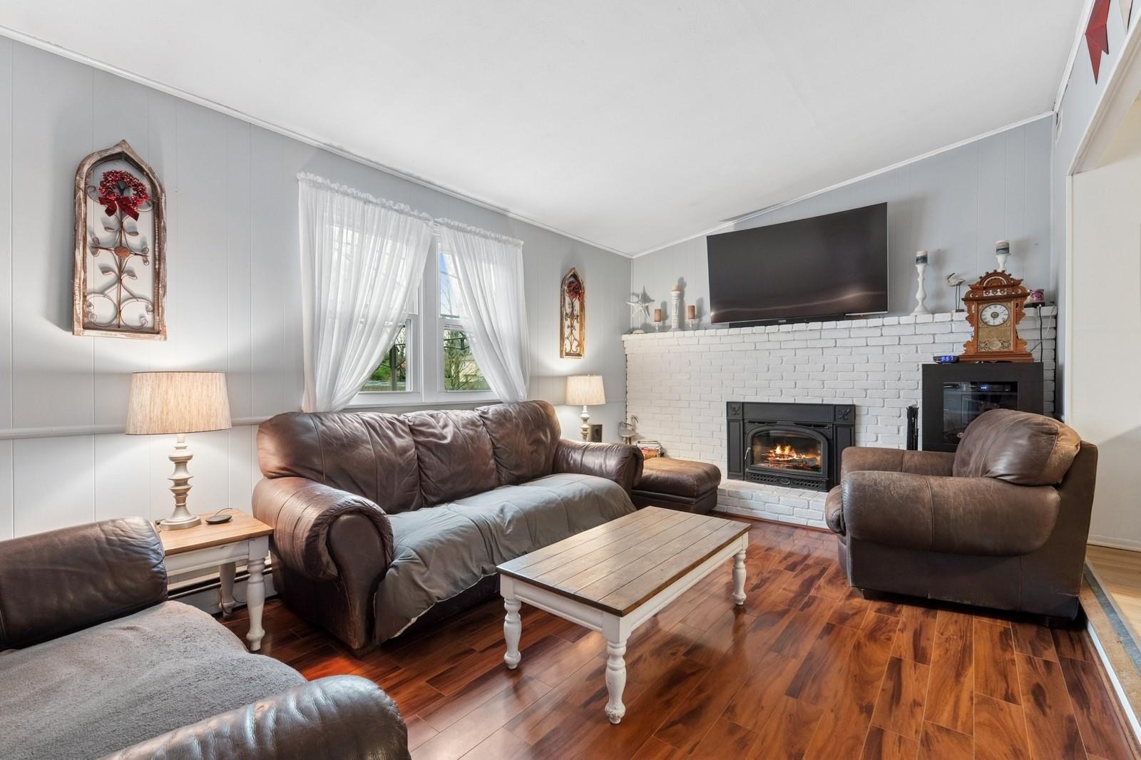 1320 Spur Drive S, Islip, NY 11751